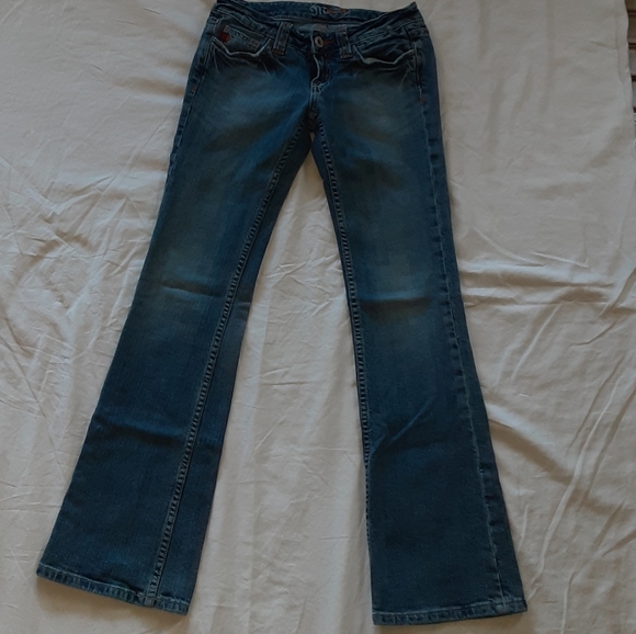 Miss Me Jean's 26 - Picture 2 of 5